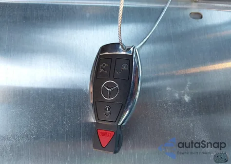 2015 Mercedes-Benz C 300 Sport из США, поврежденный, VIN 55SWF4JB2FU055610